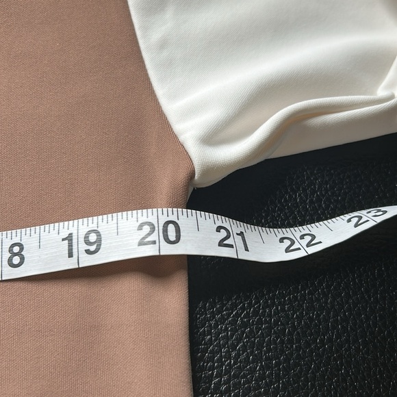 Athleta Venice Block Sweatshirt Shirt Beige Crop Funnel Neck Wicking UPF Sz S - Picture 9 of 10